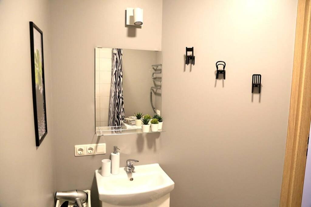 Bright Apartment,For 1-4,Near Old Town Вильнюс Экстерьер фото